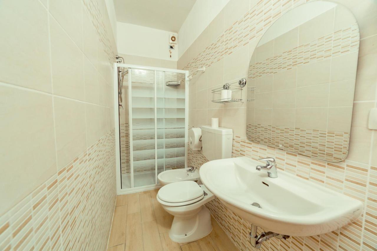 Cristal Rooms Piacenza Buitenkant foto