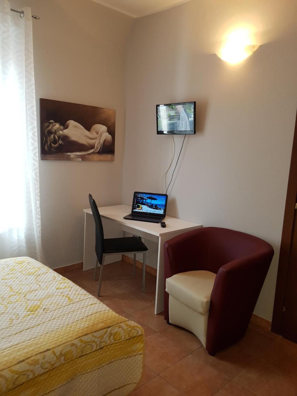 Cristal Rooms Piacenza Buitenkant foto